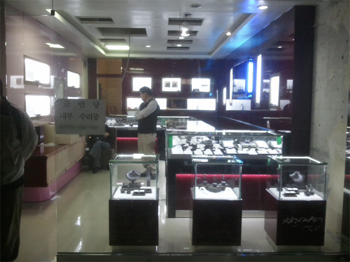 ic01.jpg